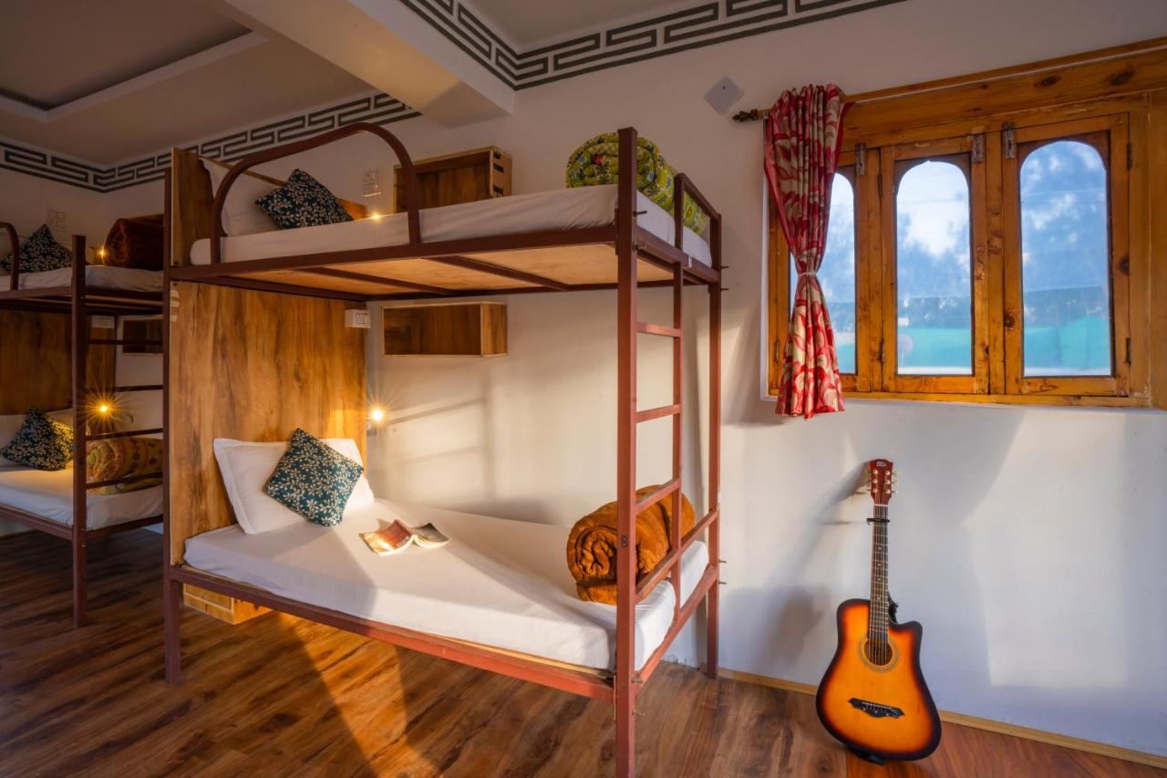 Rainbow Hostelier レー エクステリア 写真
