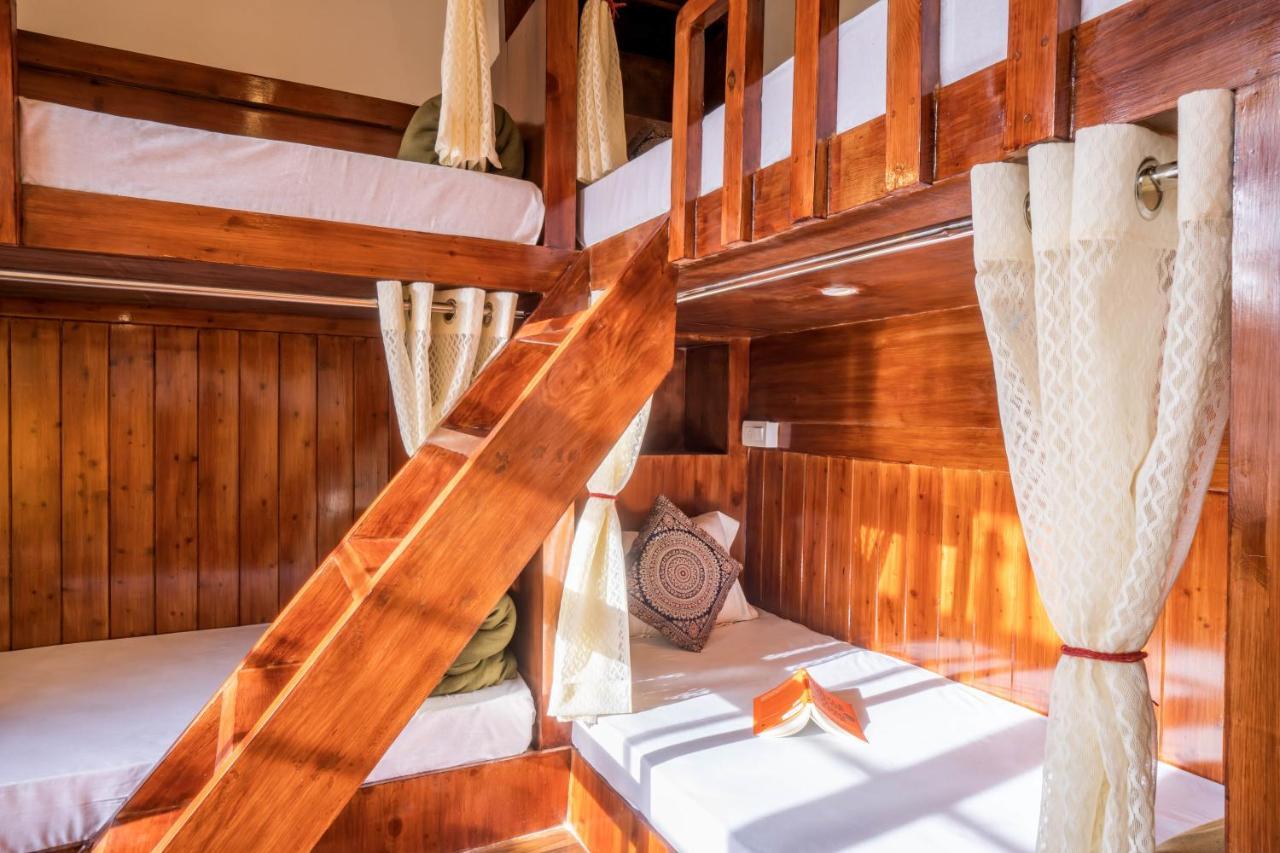 Rainbow Hostelier レー エクステリア 写真
