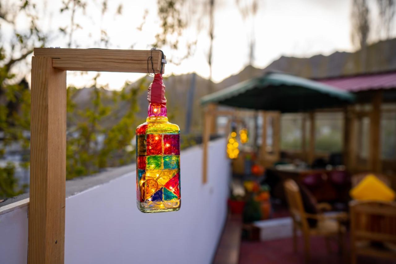 Rainbow Hostelier レー エクステリア 写真