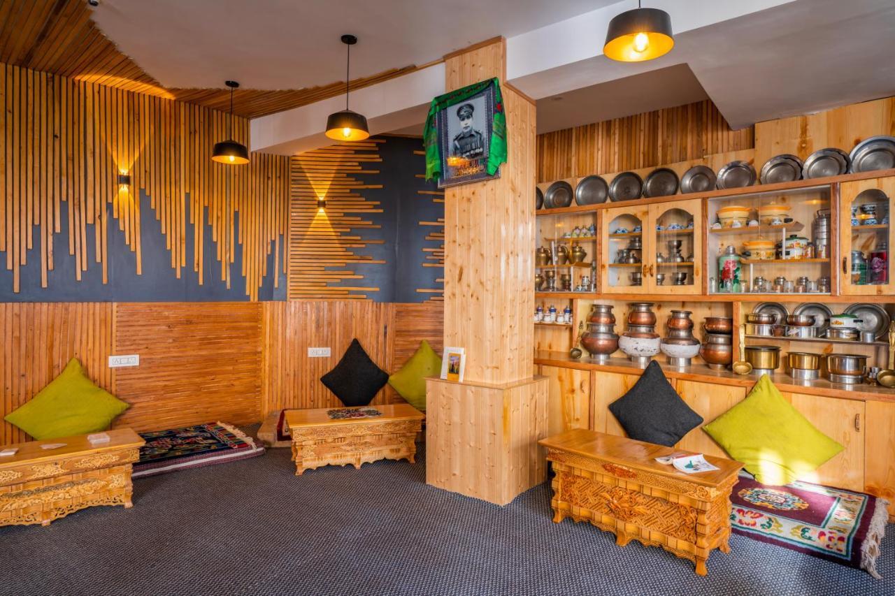 Rainbow Hostelier レー エクステリア 写真